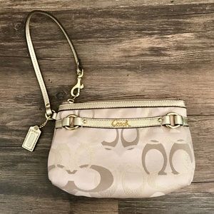 COACH Wristlet ✨ Like Brand New! 💜